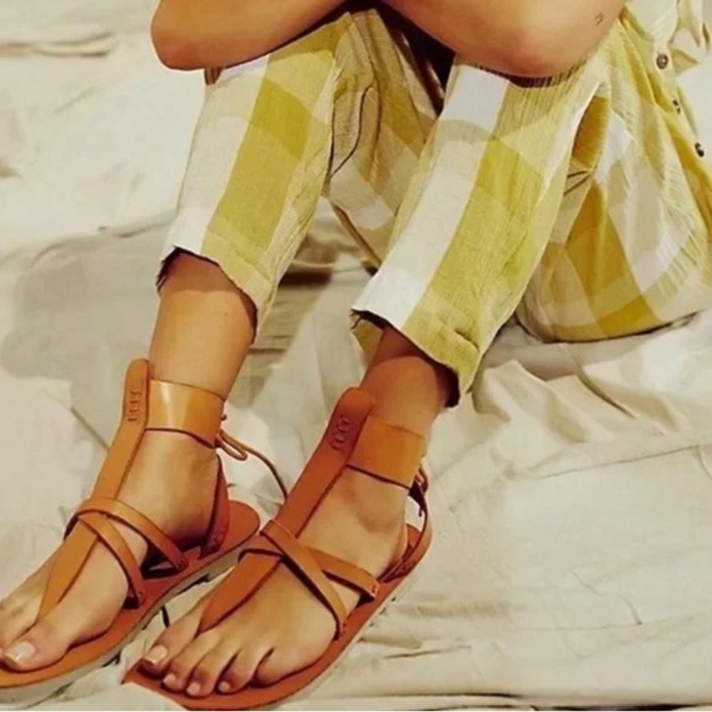7 37.5 π FREE PEOPLE Vacation Day Sandals Brown Boho Strap Gladiator Style - Picture 4 of 15